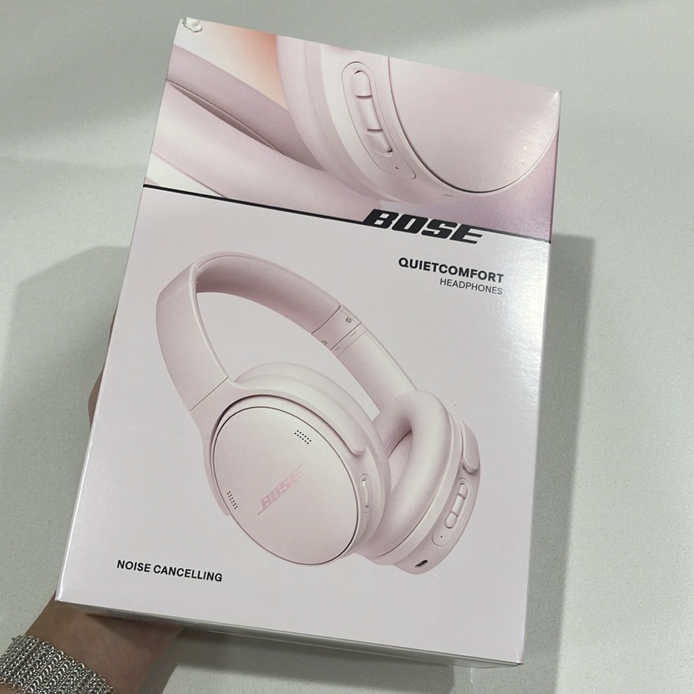 Bose QuietComfort Headphones Petal Pink new in box